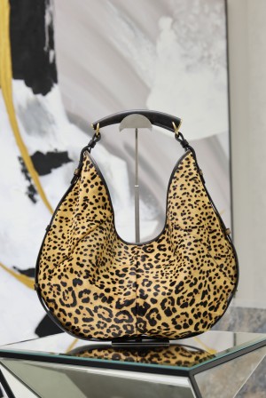 [Saint Laurent] YSL 생로랑 몸바사(Mombasa) 호보백 가방 라지(Large)