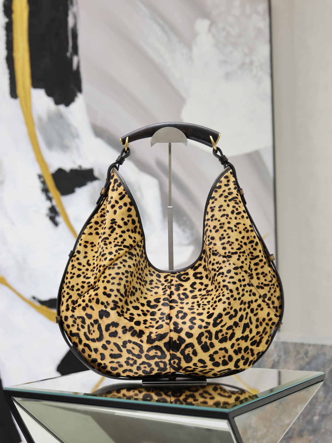 [Saint Laurent] YSL 생로랑 몸바사(Mombasa) 호보백 가방 라지(Large)