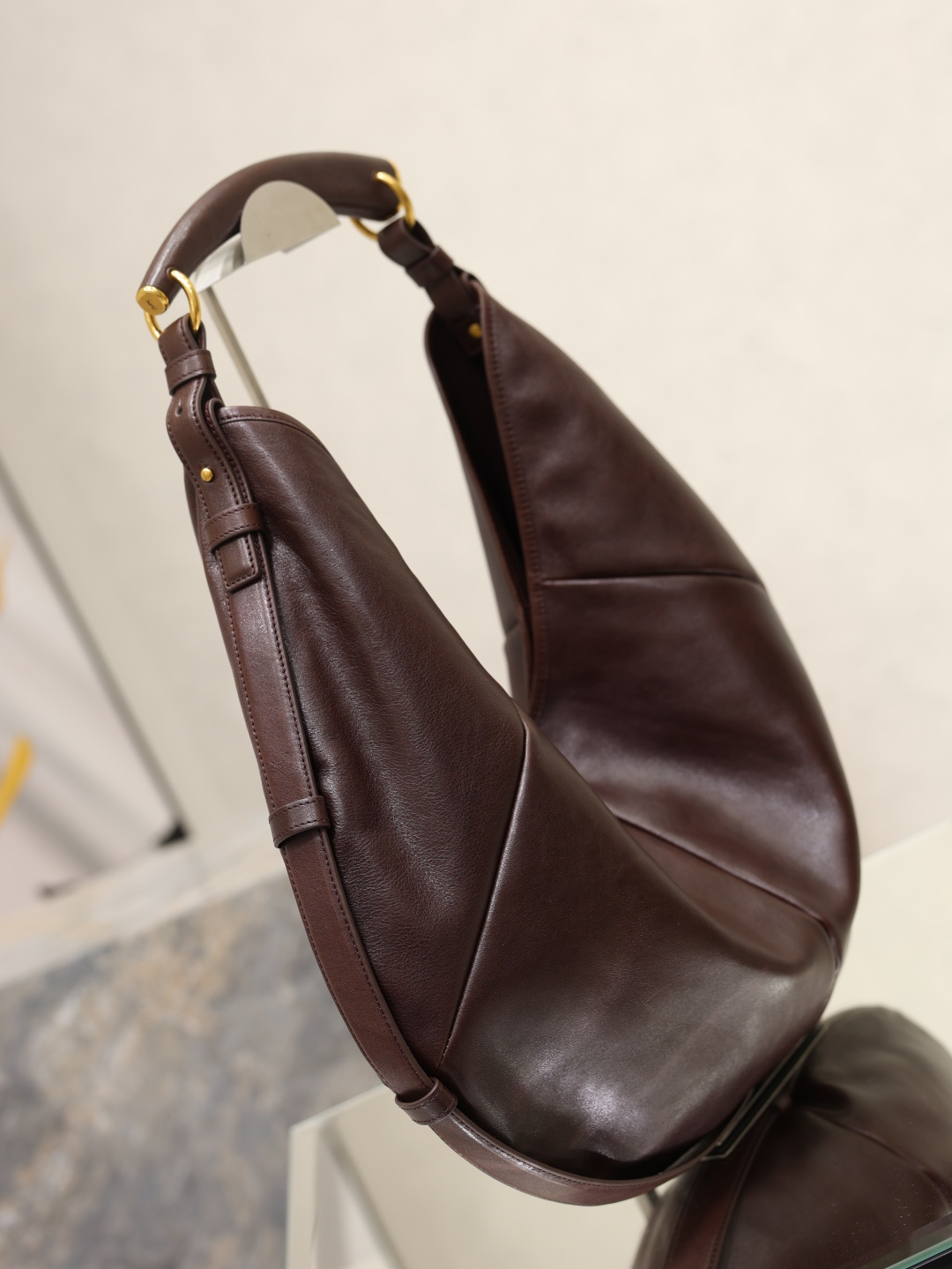 [Saint Laurent] YSL 생로랑 몸바사(Mombasa) 호보백 가방 라지(Large)