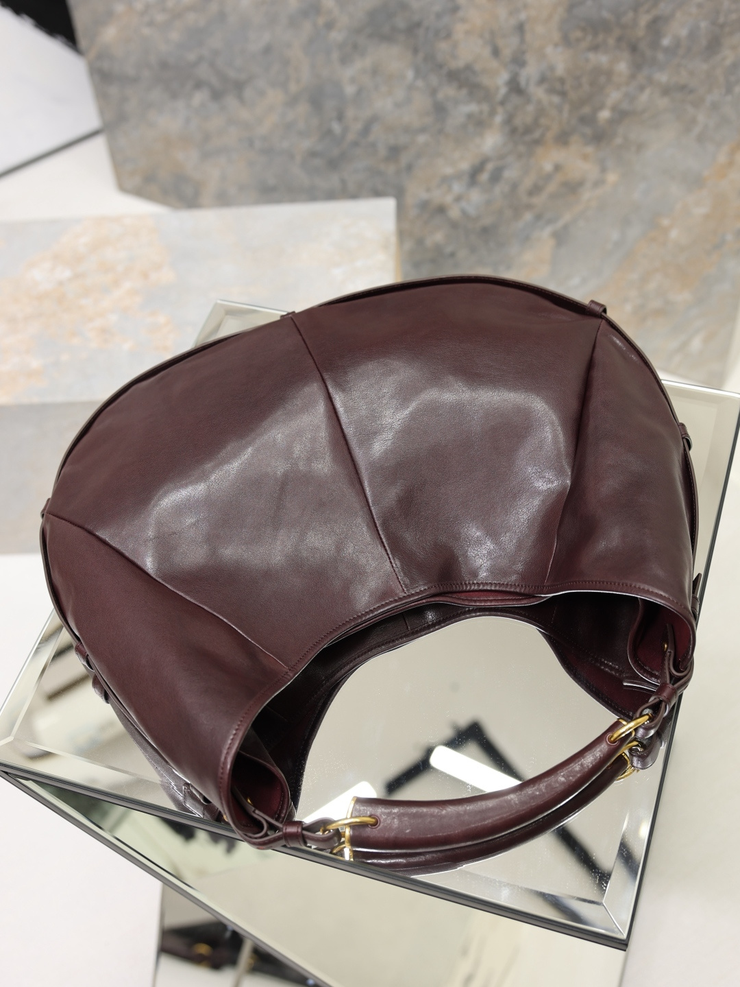 [Saint Laurent] YSL 생로랑 몸바사(Mombasa) 호보백 가방 라지(Large)