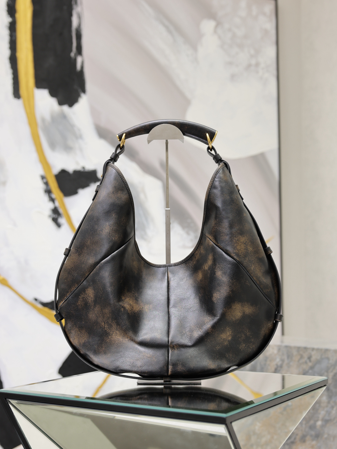 [Saint Laurent] YSL 생로랑 몸바사(Mombasa) 호보백 가방 라지(Large)