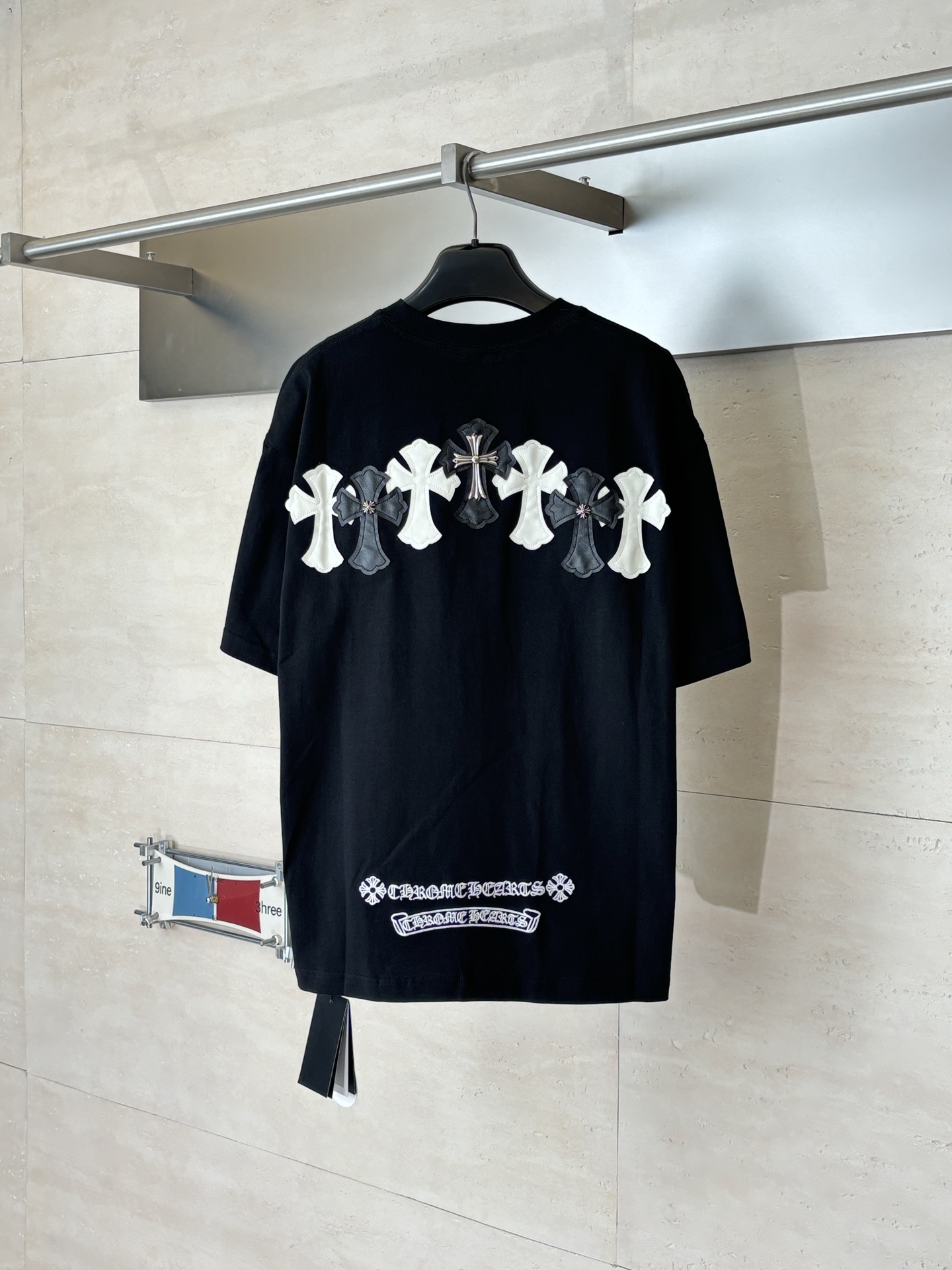 크롬하츠(CHROME HEARTS) 십자가 패치 반팔 티셔츠 의류