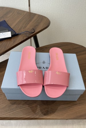 프라다(PRADA) 페이턴트 와이드 밴드 슬리퍼 신발