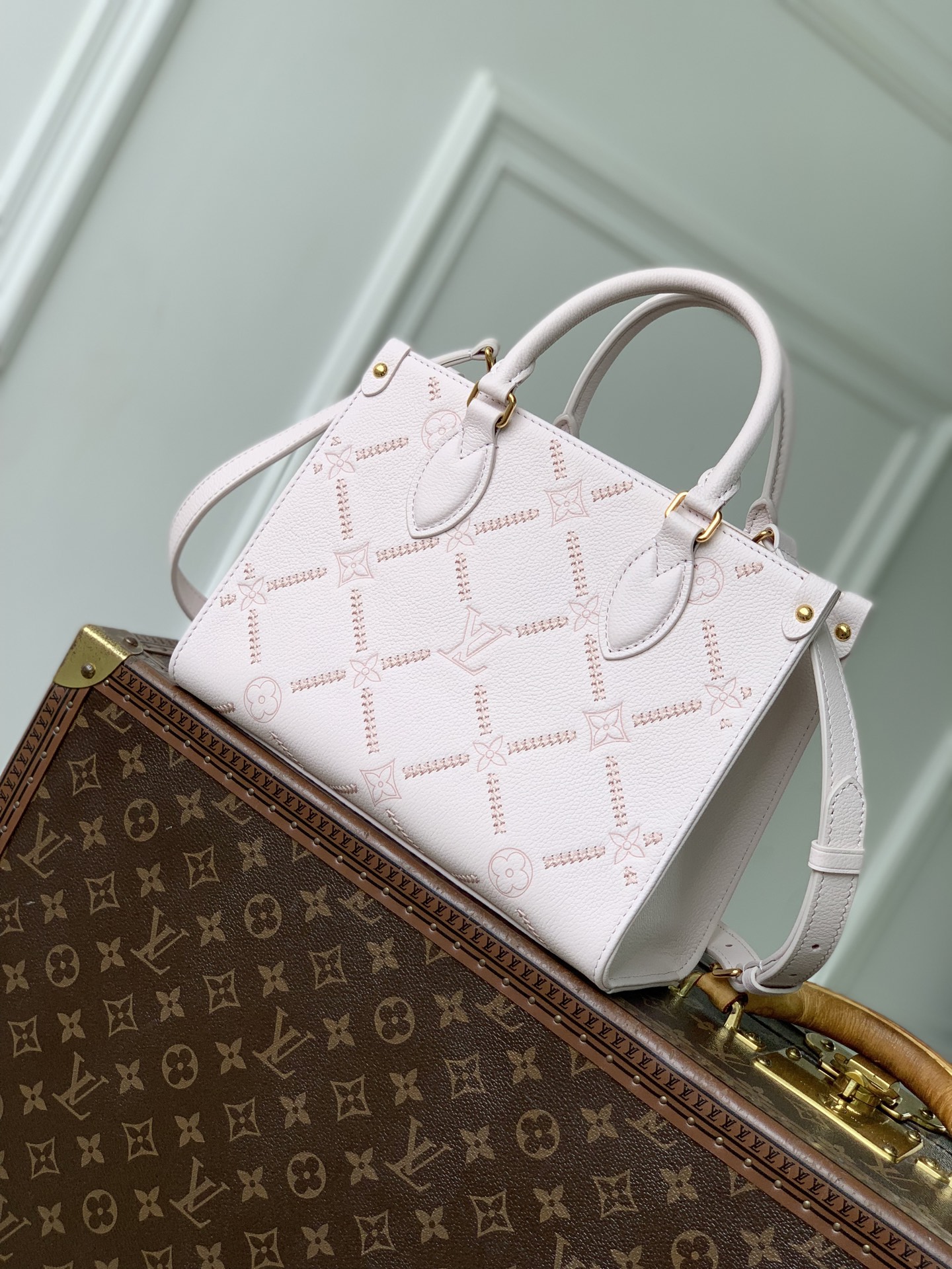 [Louis Vuitton] LV 루이비통 OnTheGo 온더고 토트백 가방 스몰  - 핑크