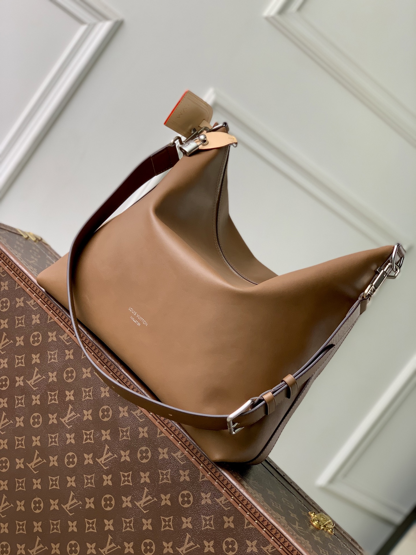 [Louis Vuitton] LV 루이비통 배가본드(Vagabond) 호보백 - 브라운 가방