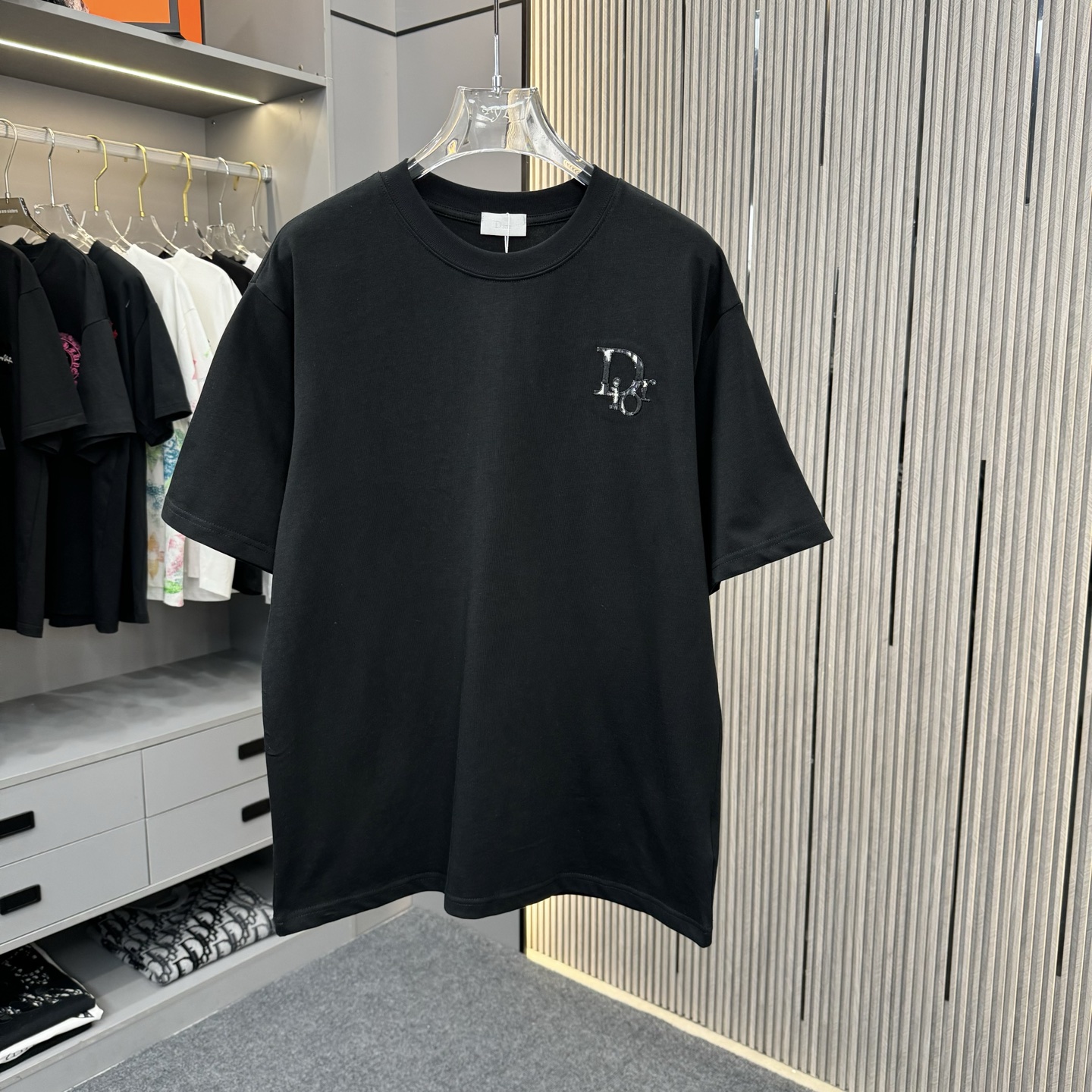 디올(DIOR) 워싱 자수 반팔 티셔츠 의류