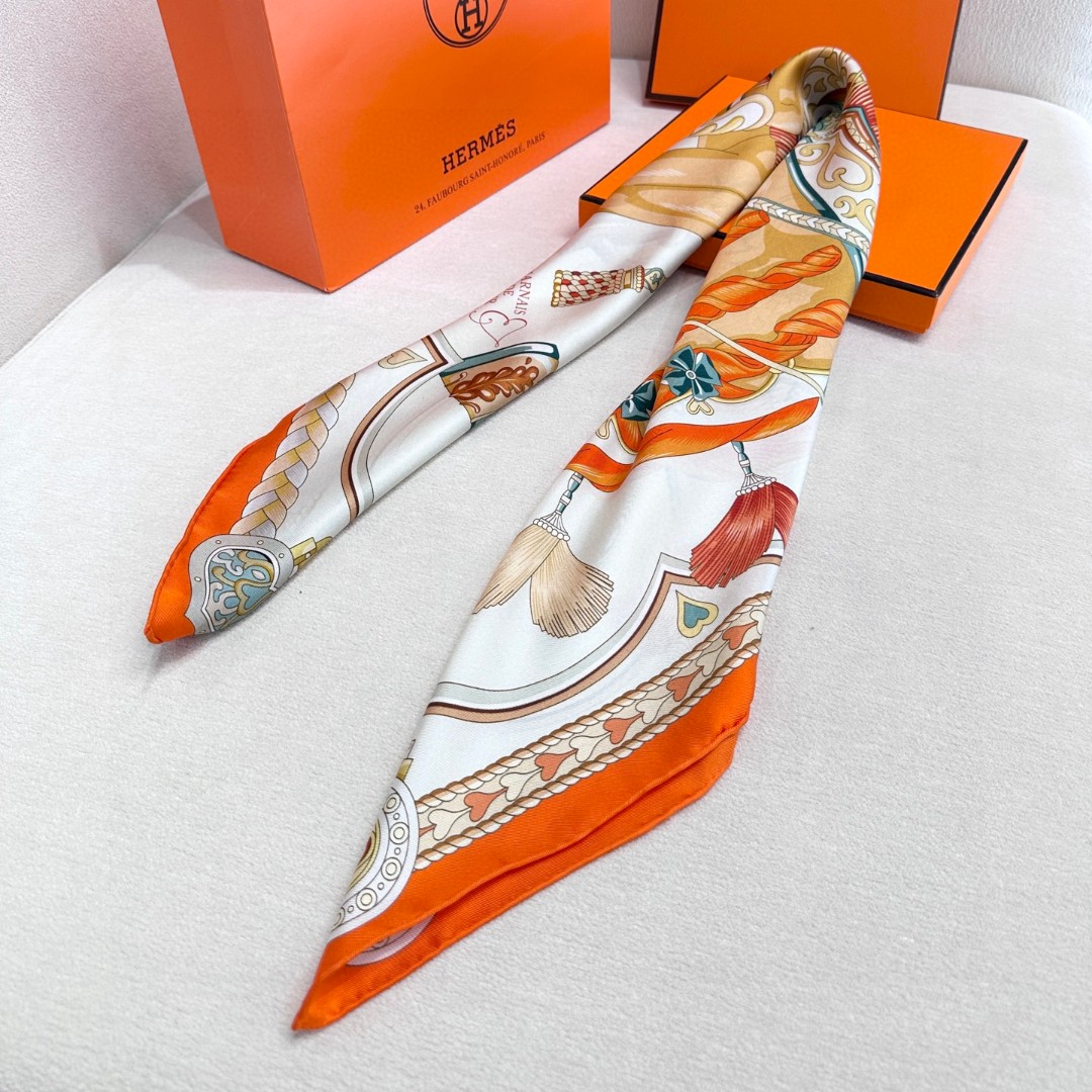 에르메스(HERMES) 스위트 하네스 실크 목도리 스카프