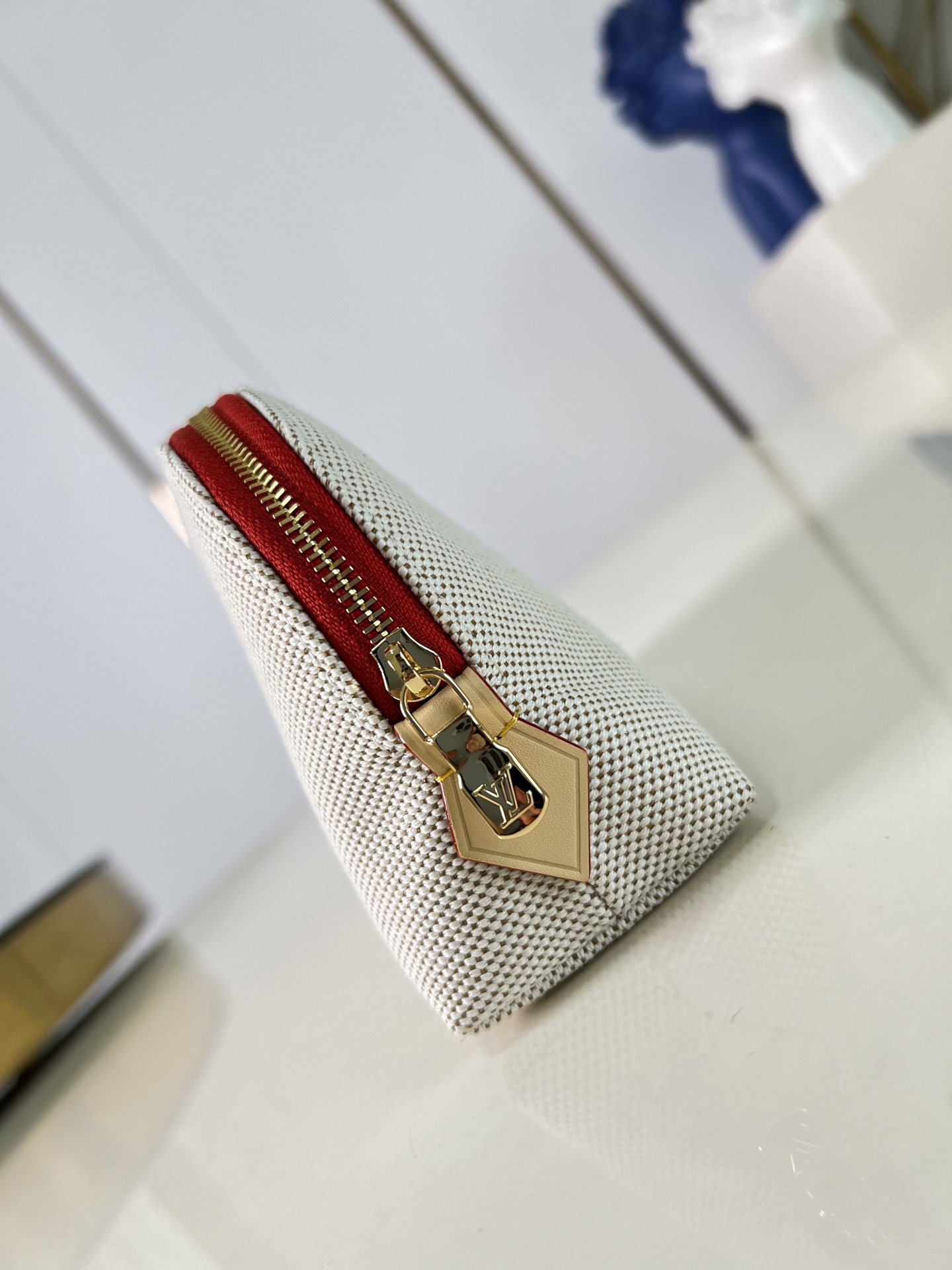 [Louis Vuitton] LV 루이비통 에스칼(Escale) 포셰트 코스메틱 화장품 파우치 백 (스몰) 가방