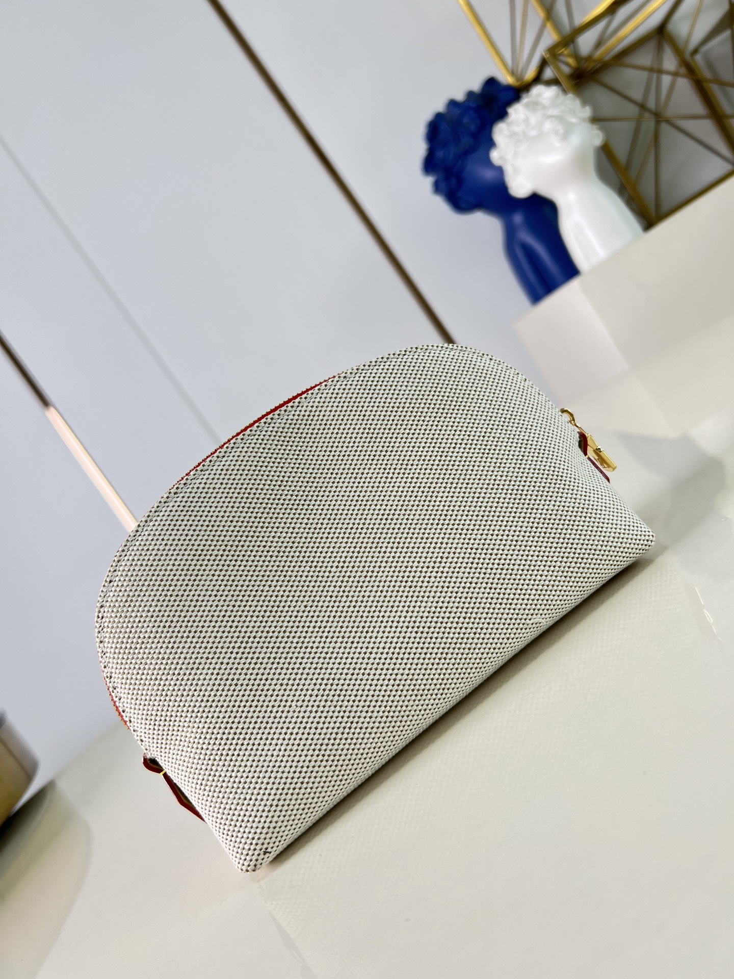[Louis Vuitton] LV 루이비통 에스칼(Escale) 포셰트 코스메틱 화장품 파우치 백 (스몰) 가방