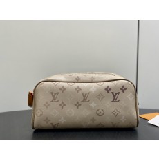 [Louis Vuitton] LV 루이비통 모노그램 플러스 돕 키트 트래블 파우치 백 가방