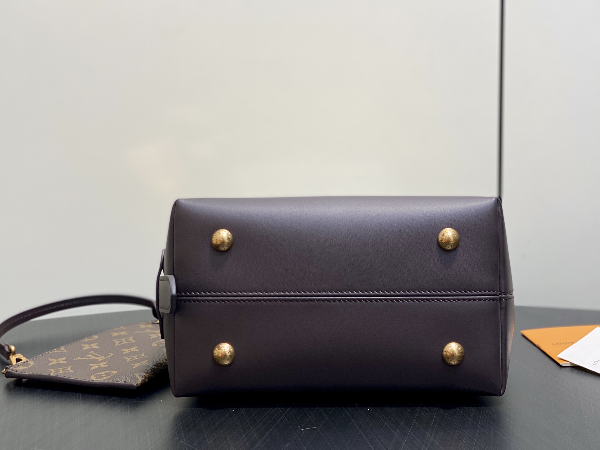 [Louis Vuitton] LV 루이비통 플라이트 모드 호보 백 BB (베이지/브라운) 가방