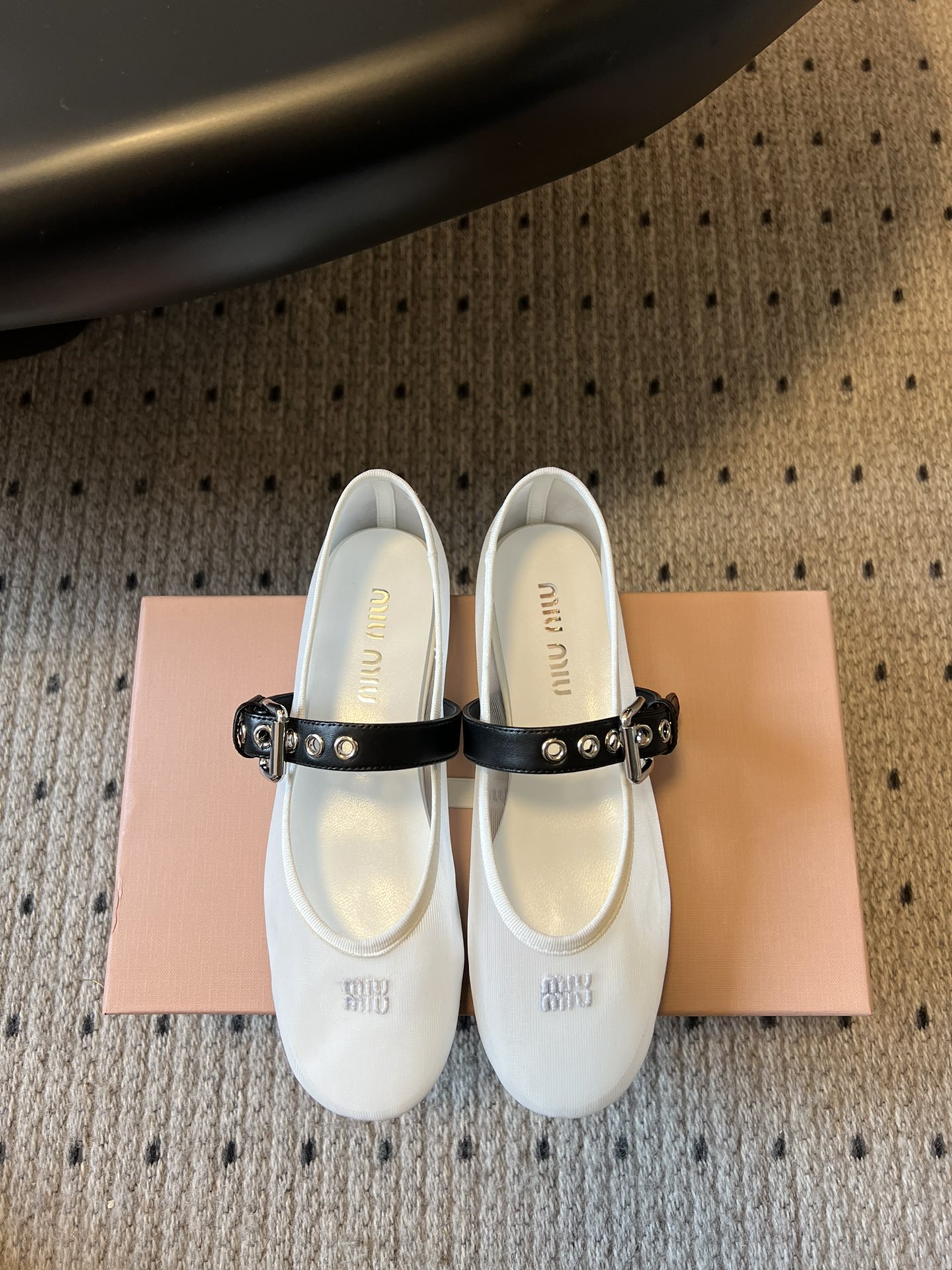 미우미우(MIU MIU) 패브릭 메리제인 플랫슈즈 신발