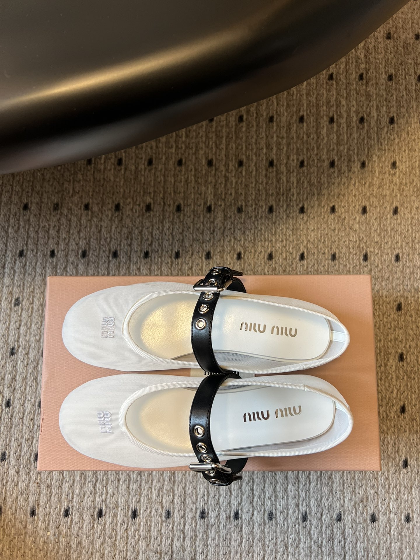 미우미우(MIU MIU) 패브릭 메리제인 플랫슈즈 신발