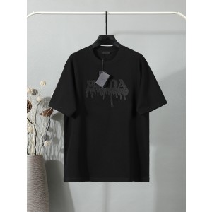 프라다(PRADA) 드립 로고 반팔 티셔츠 의류