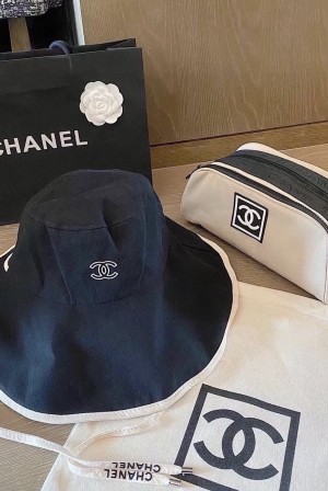 샤넬(CHANEL) 와이드 브림 버킷햇 모자