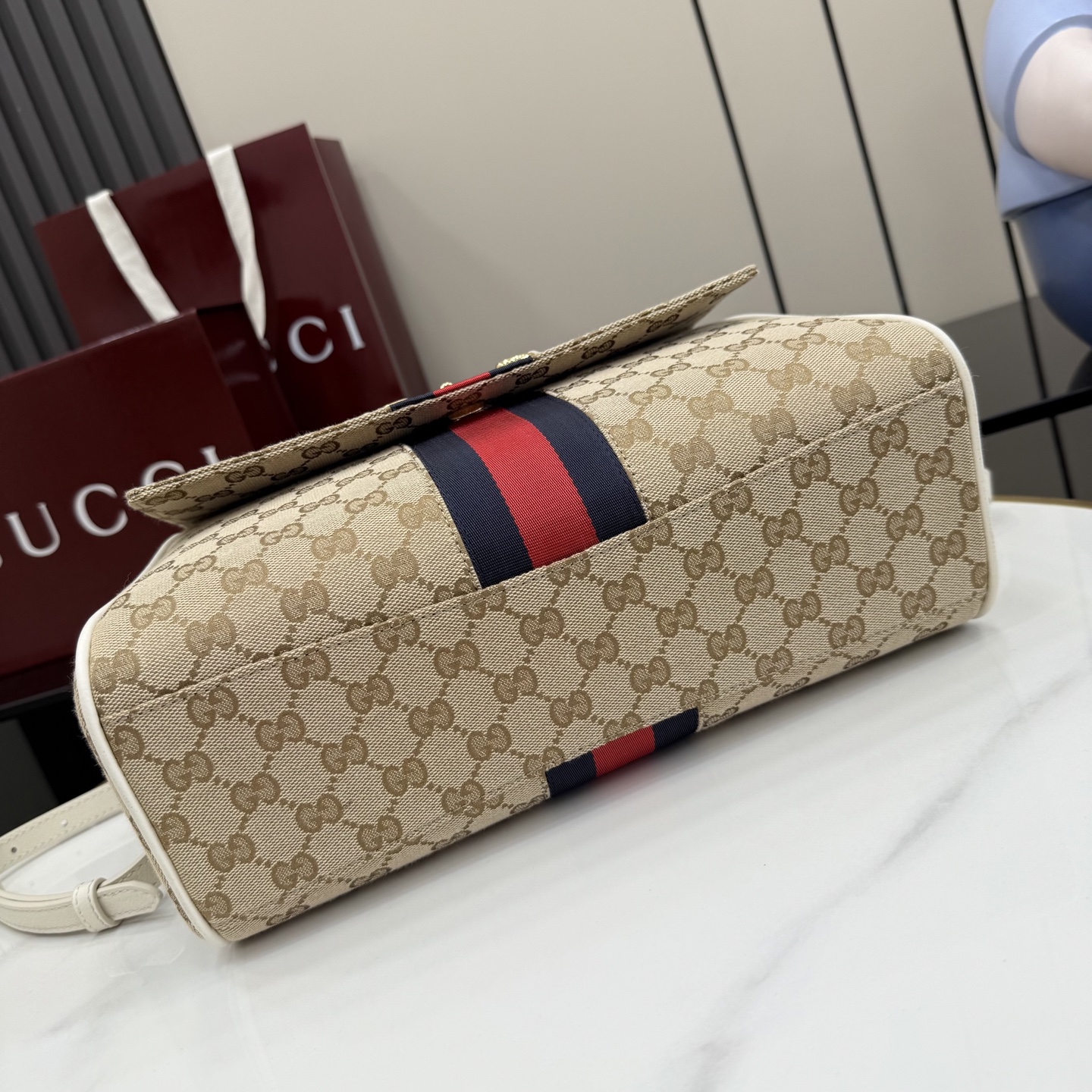 [GUCCI] 구지 파파라초(Paparazzo) 컬렉션 핸드백 (Gucci NY 시리즈, 875018 - 화이트/샌드) 가방