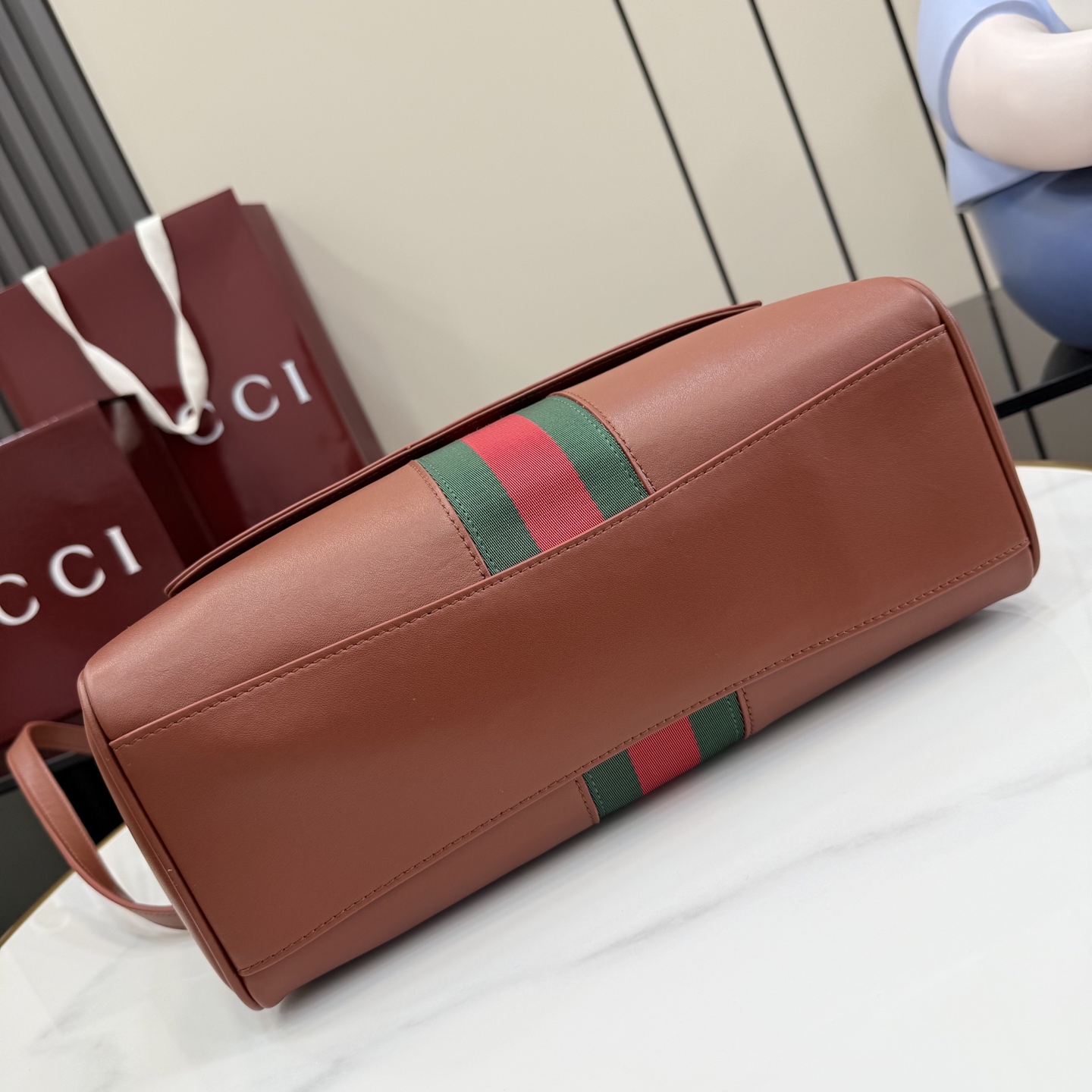[GUCCI] 구지 제너레이션 구찌(Generation Gucci) 핸드백 (올 가죽 버전, 875018) 가방
