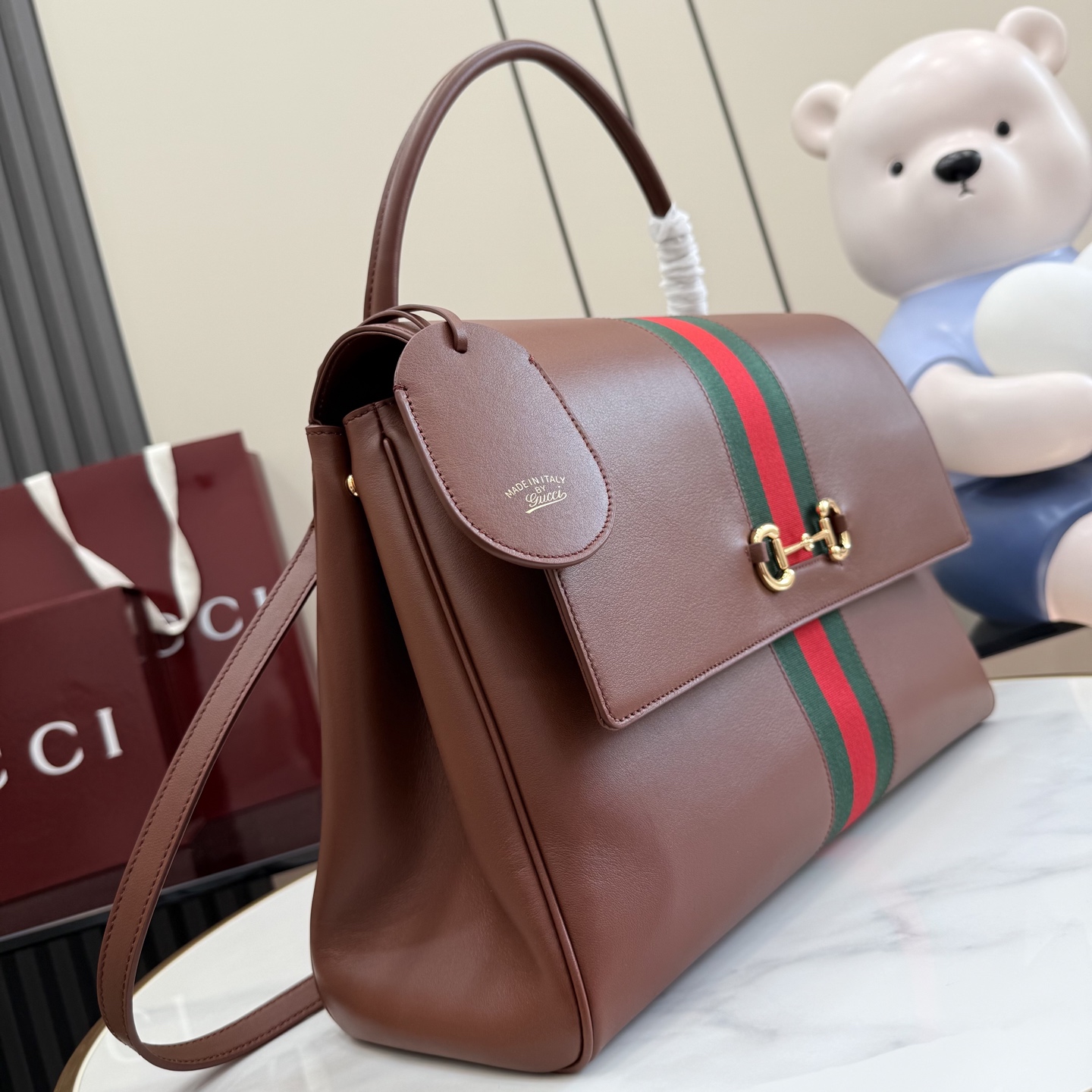 [GUCCI] 구찌 제너레이션 구찌(Generation Gucci) 핸드백 (올 가죽 버전, 875019 - 레드 브라운) 가방