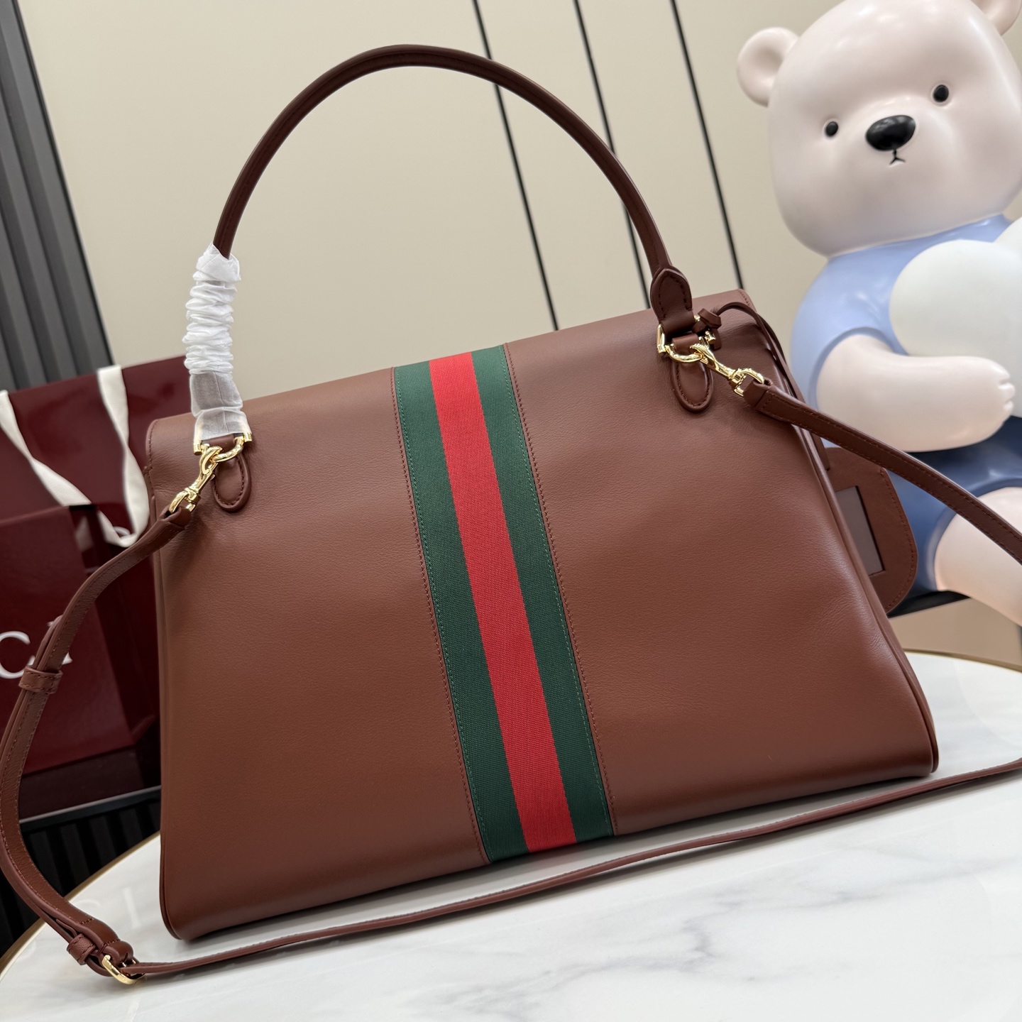 [GUCCI] 구찌 제너레이션 구찌(Generation Gucci) 핸드백 (올 가죽 버전, 875019 - 레드 브라운) 가방
