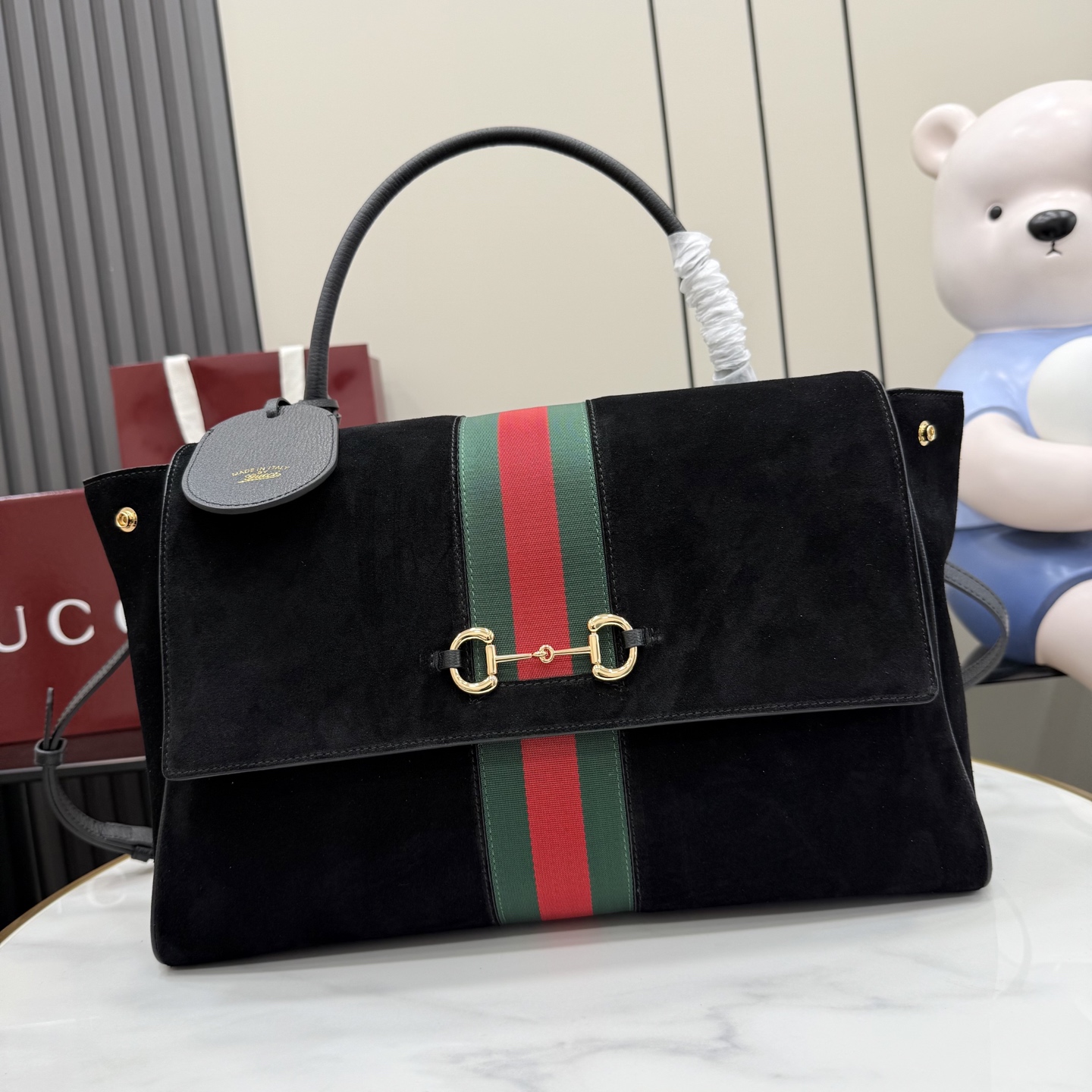 [GUCCI] 구찌 제너레이션 구찌(Generation Gucci) 핸드백 (스웨이드 버전, 875019 - 블랙) 가방