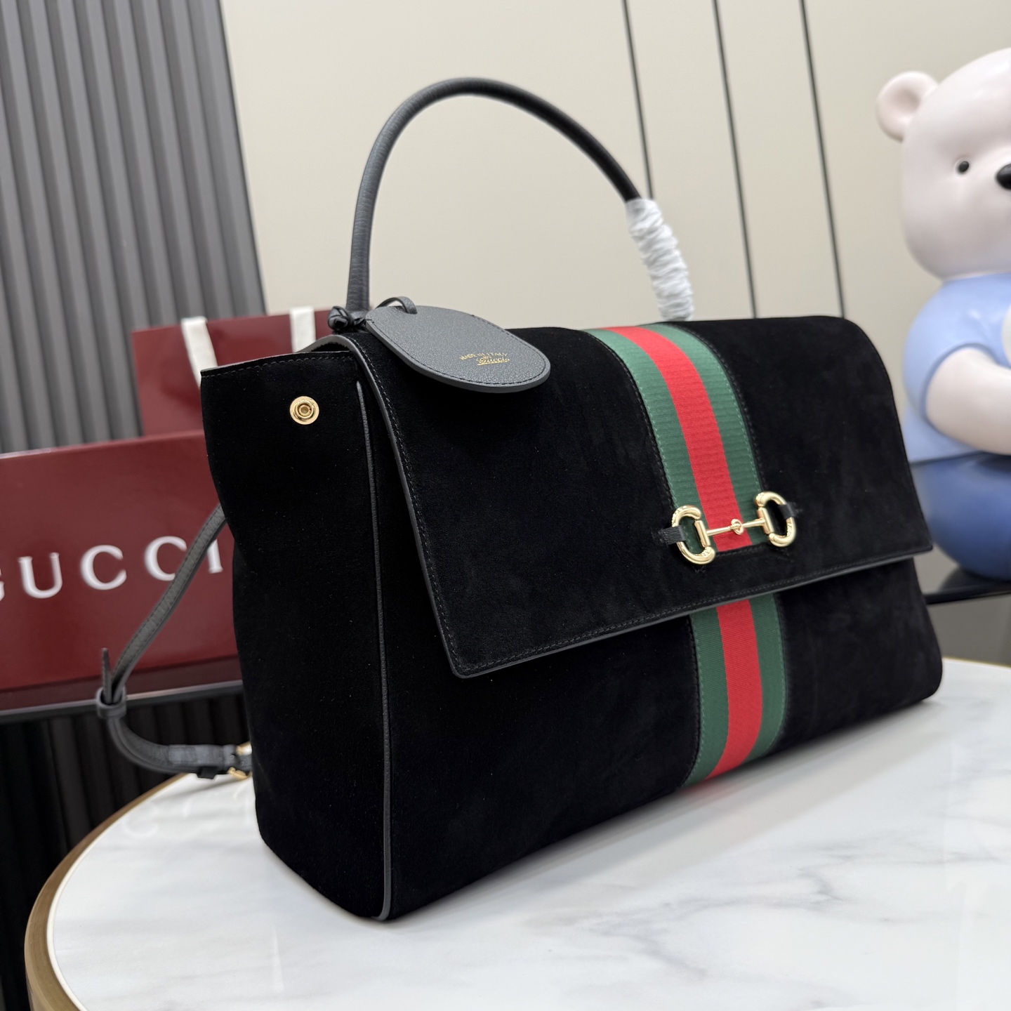 [GUCCI] 구찌 제너레이션 구찌(Generation Gucci) 핸드백 (스웨이드 버전, 875019 - 블랙) 가방