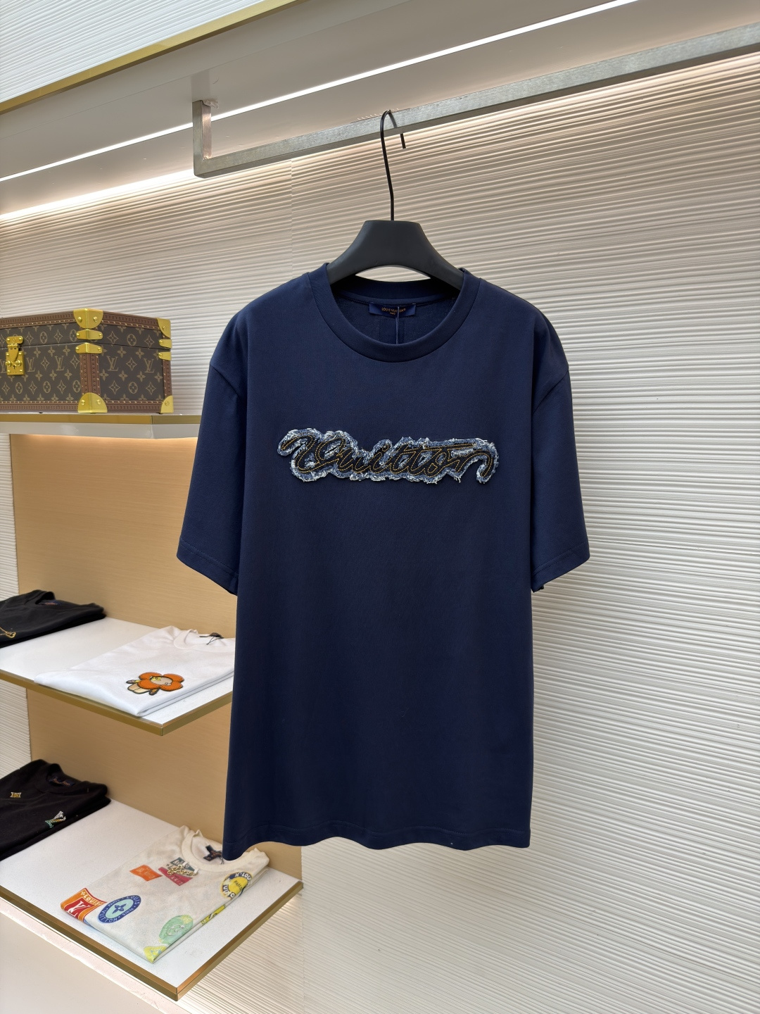 루이비통(LV) 데님 패치 자수 반팔 티셔츠 의류
