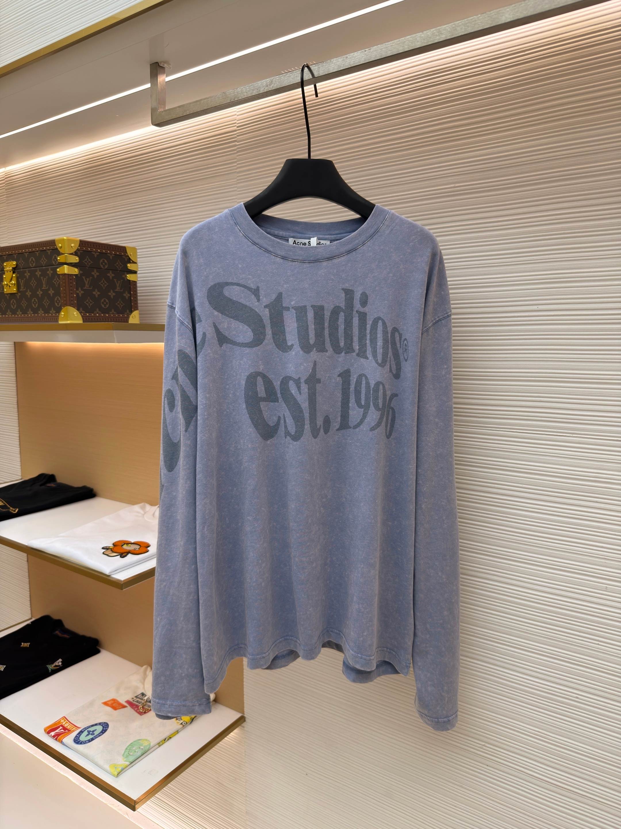 아크네 스튜디오(ACNE STUDIOS) 레터링 프린트 긴팔 티셔츠 의류