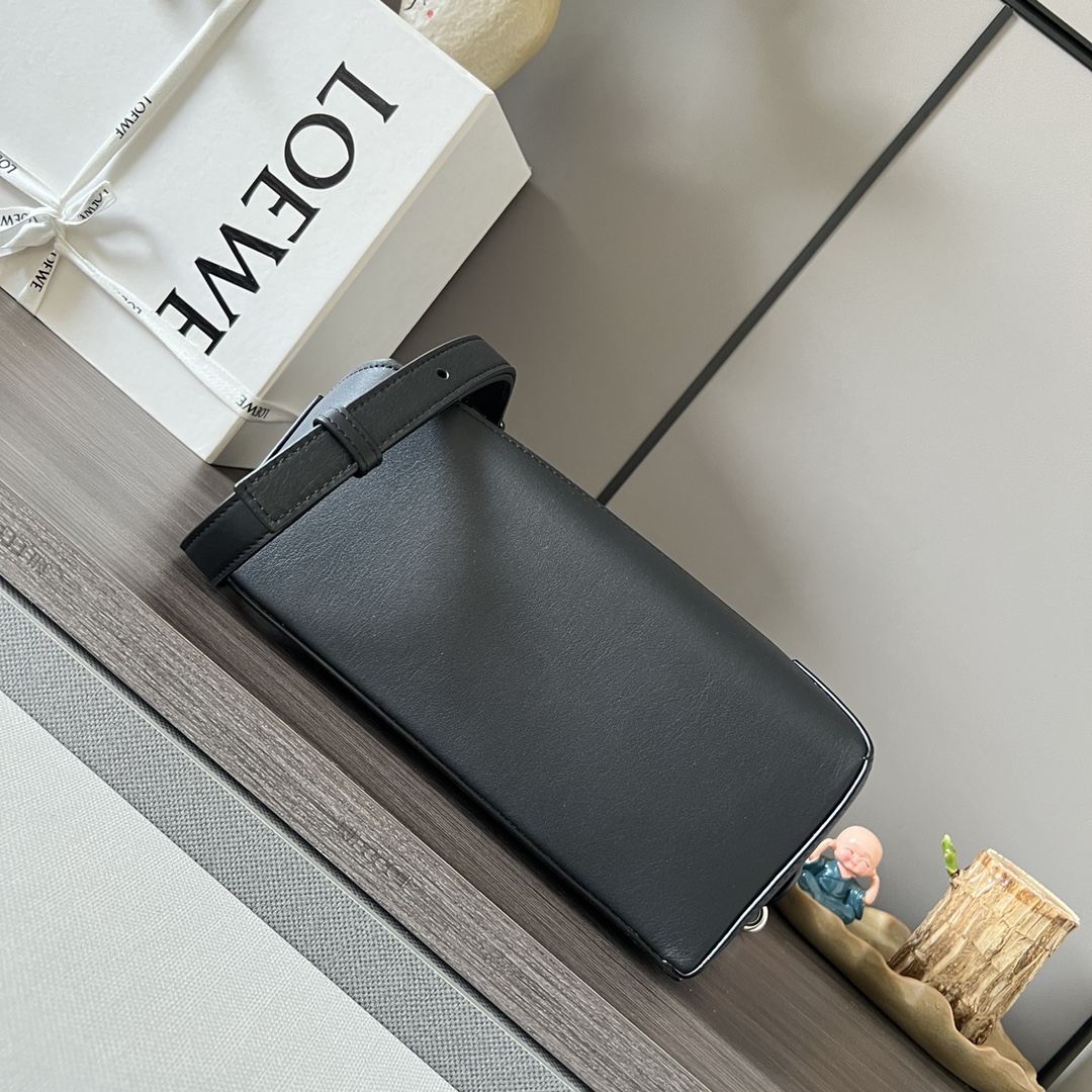 Loewe 로에베 퍼즐 엣지(Puzzle Edge) 스몰 핸드백 가방