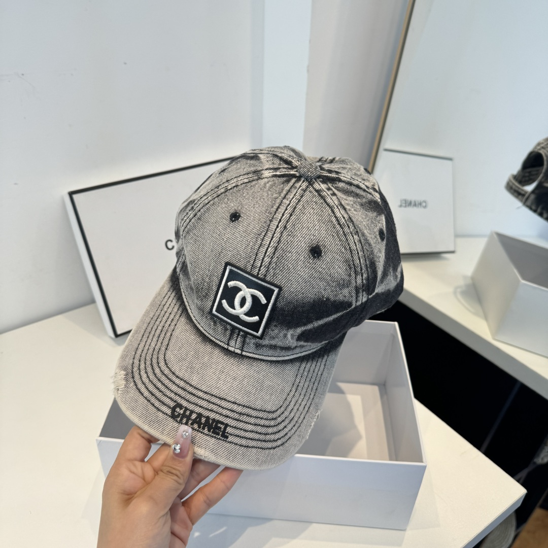 샤넬(CHANEL) 심플 볼캡 모자