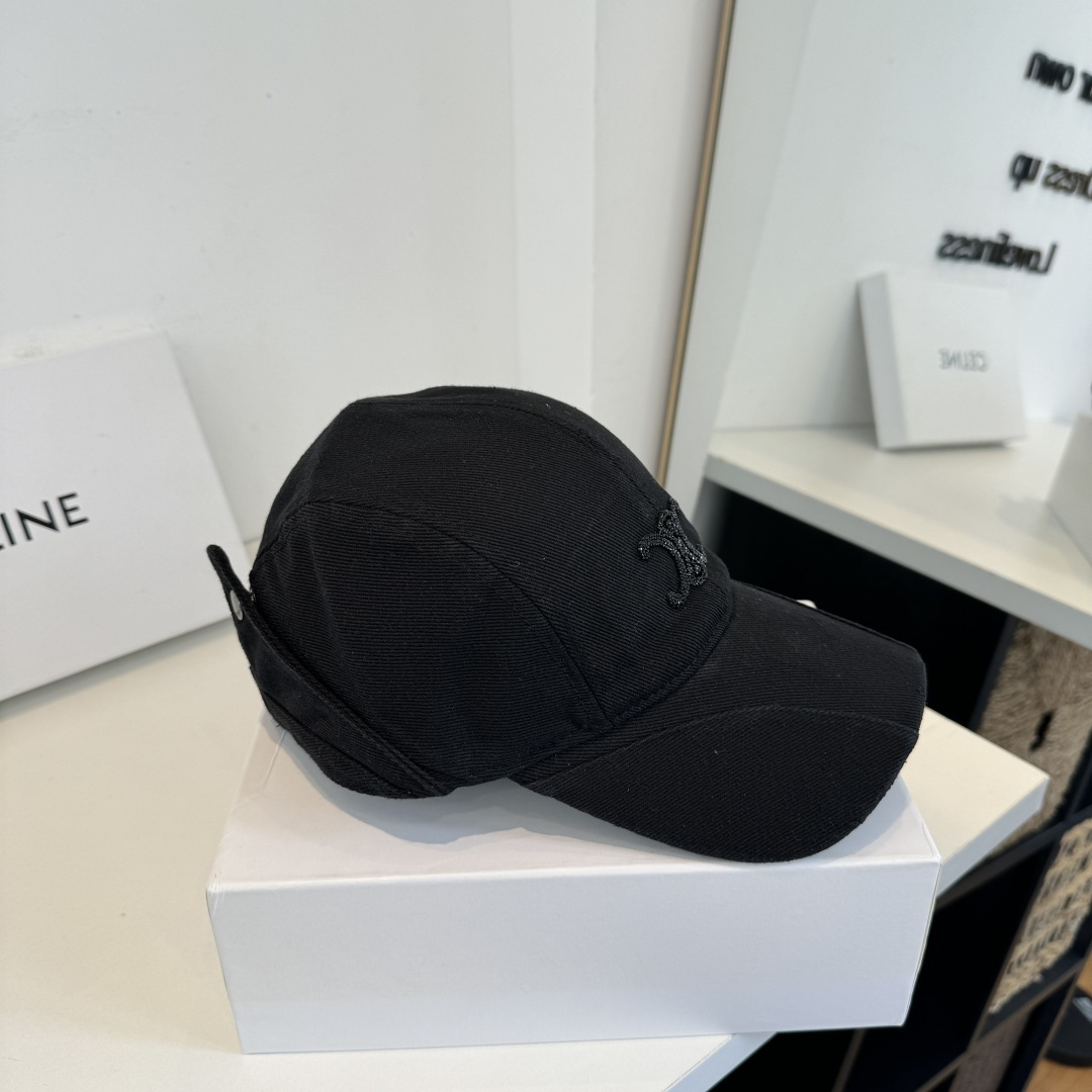 셀린느(CELINE) 클래식 볼캡 모자