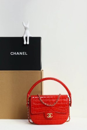 Chanel 샤넬 26A 메티에 다르(Métiers d'Art) 악어 패턴 핸들백 (AS6424) 가방