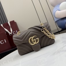 GUCCI 구찌 GG 마몽(GG Marmont) 마틀라세 숄더백 - 다크 그레이시 브라운 미디엄 가방