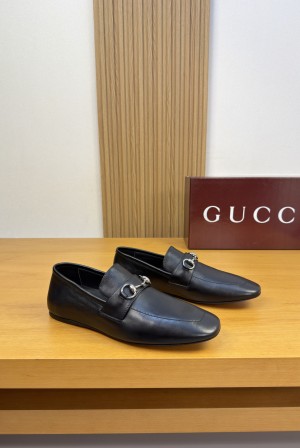 GUCCI 구찌 나파 소가죽 클래식 로퍼 구두 신발