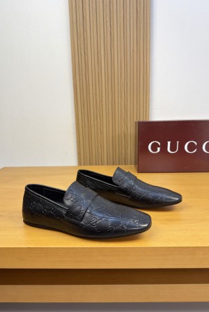 GUCCI 구찌 나파 소가죽 엠보 로퍼 구두 신발