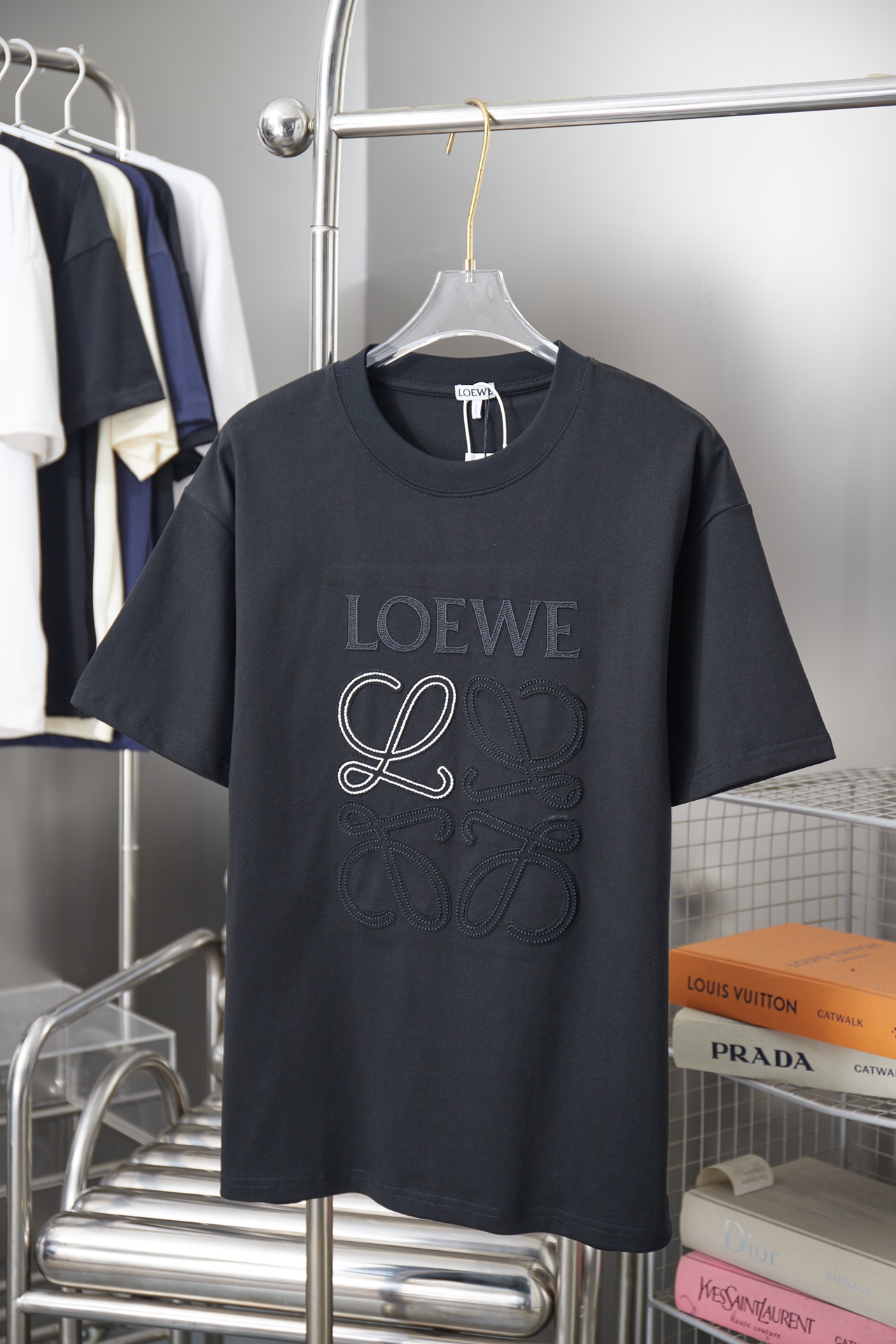 로에베(LOEWE) 패치 자수 로고 반팔 티셔츠 상의 의류