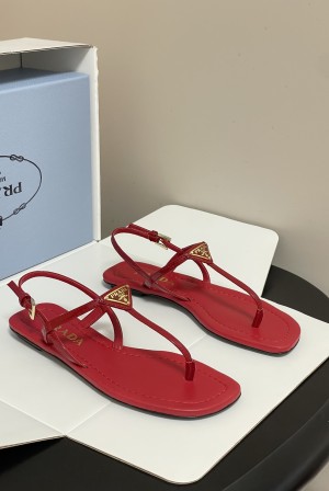 프라다(PRADA) 삼각 로고 쪼리 신발