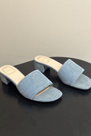 디올(Dior) 메다이옹 데님 자수 슬리퍼 신발