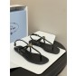 프라다(PRADA) 삼각 로고 쪼리 신발