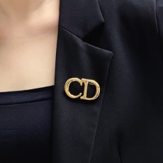 디올(DIOR) CD 레터링 브로치 악세사리