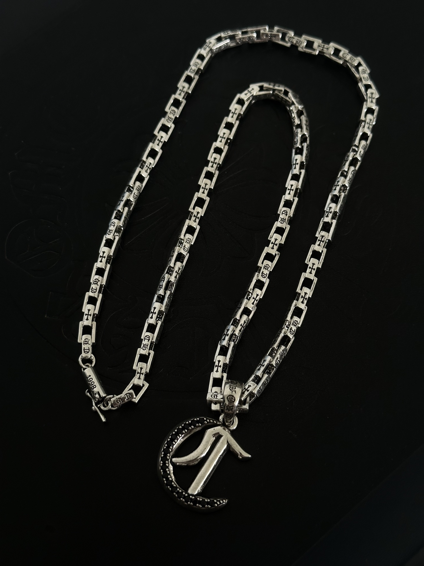 크롬하츠(Chrome Hearts) 반달 목걸이 액세서리