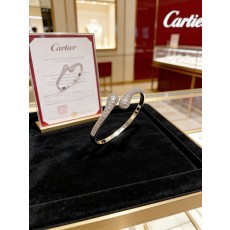 까르띠에(Cartier) 네일 포인트 뱅글 팔찌 액세서리
