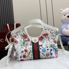 GUCCI 구찌 Generation Gucci 지글리오(Giglio) 토트백 (화이트) 가방