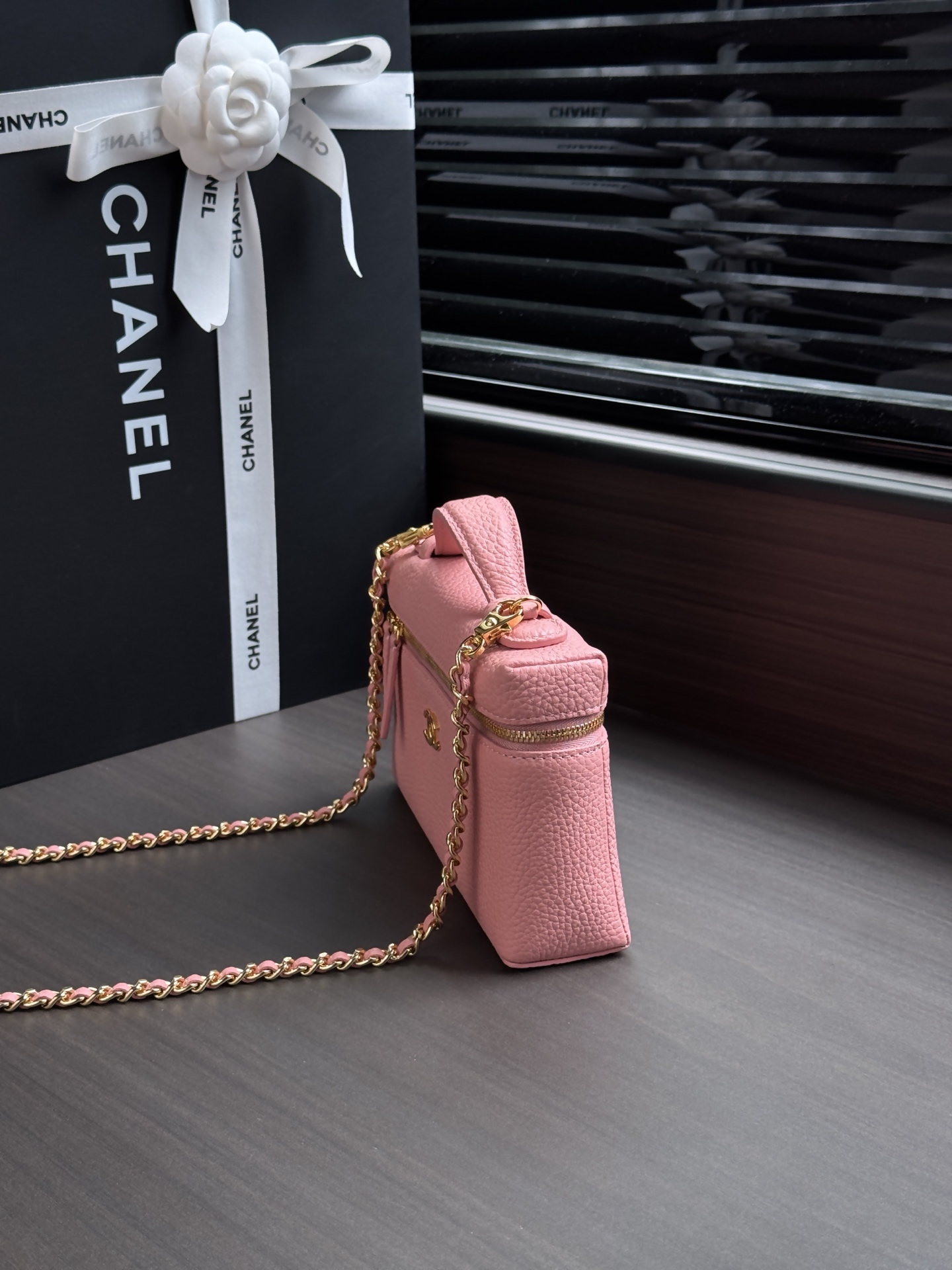 Chanel 샤넬 AP5346 26A 그레인드 카프스킨 LP 베니티 미니  백 가방