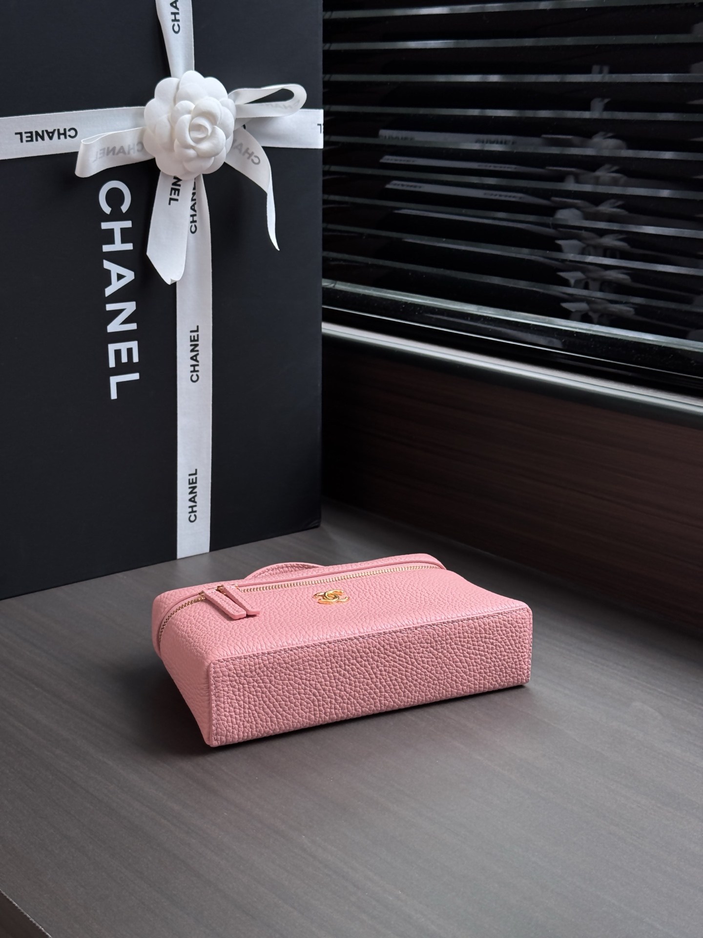 Chanel 샤넬 AP5346 26A 그레인드 카프스킨 LP 베니티 미니  백 가방