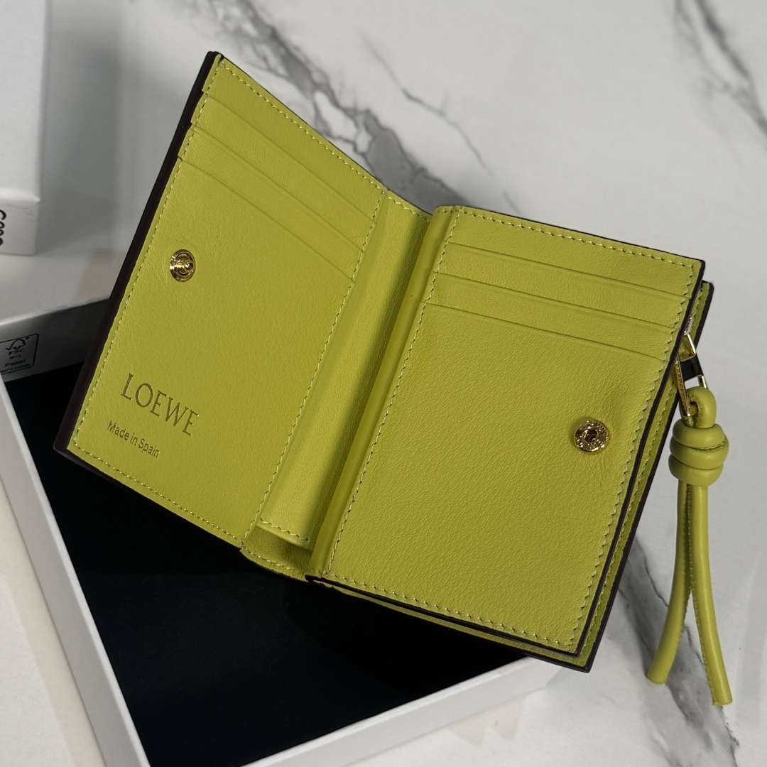 Loewe 로에베 D01426 샤이니 나파 카프스킨 컴팩트 지갑