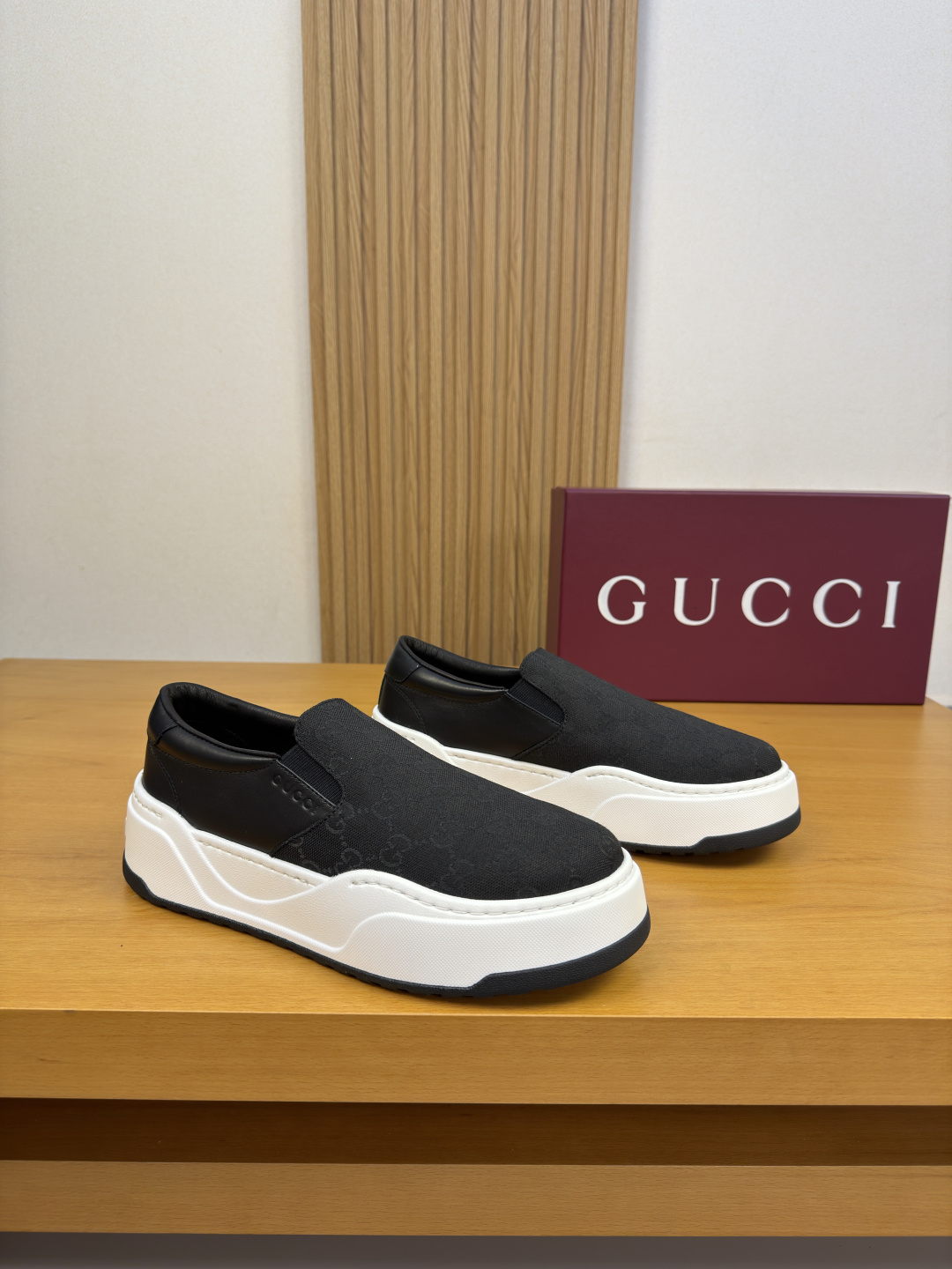 GUCCI 구찌 프리미엄 캐주얼 슬립온 스니커즈 신발