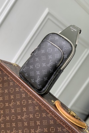 LOUIS VUITTON LV 루이비통 Avenue 슬링백 모노그램 이클립스 & 카키 그린 (M28735) 가방