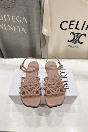 로에베(LOEWE) 아나그램 스트랩 플랫 샌들 신발