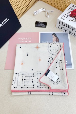 샤넬(CHANEL) 캐시미어 실크 양면 스퀘어 목도리 스카프