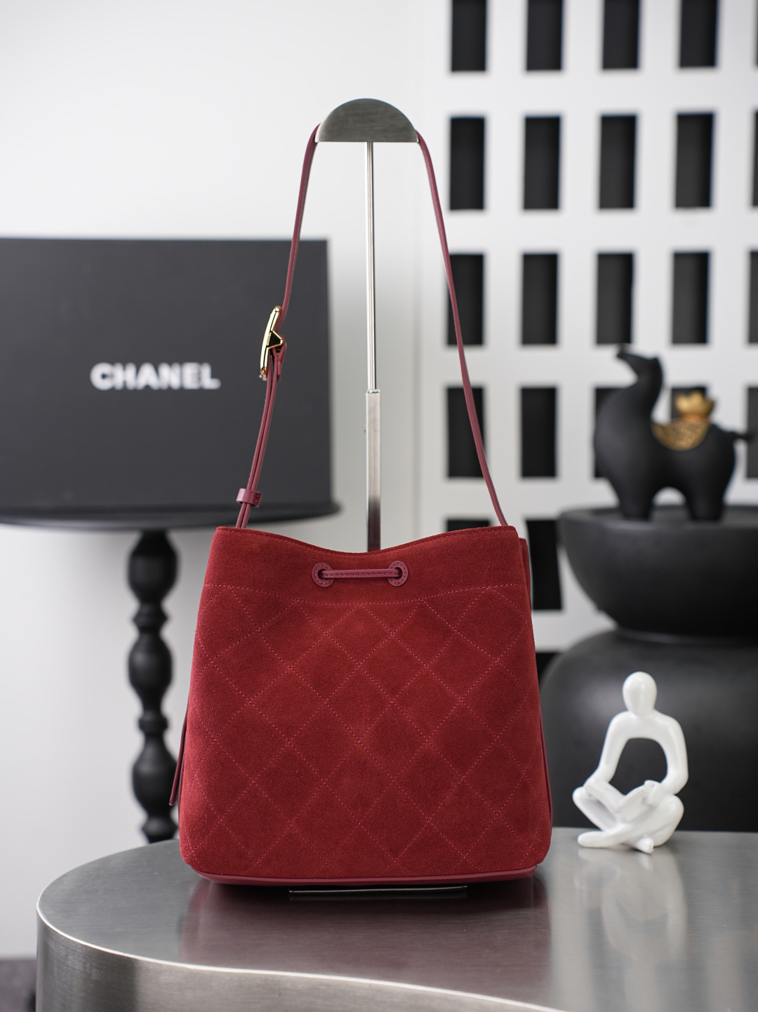 CHANEL 샤넬 26B 스웨이드 버킷백 (라지) 가방 / 6584